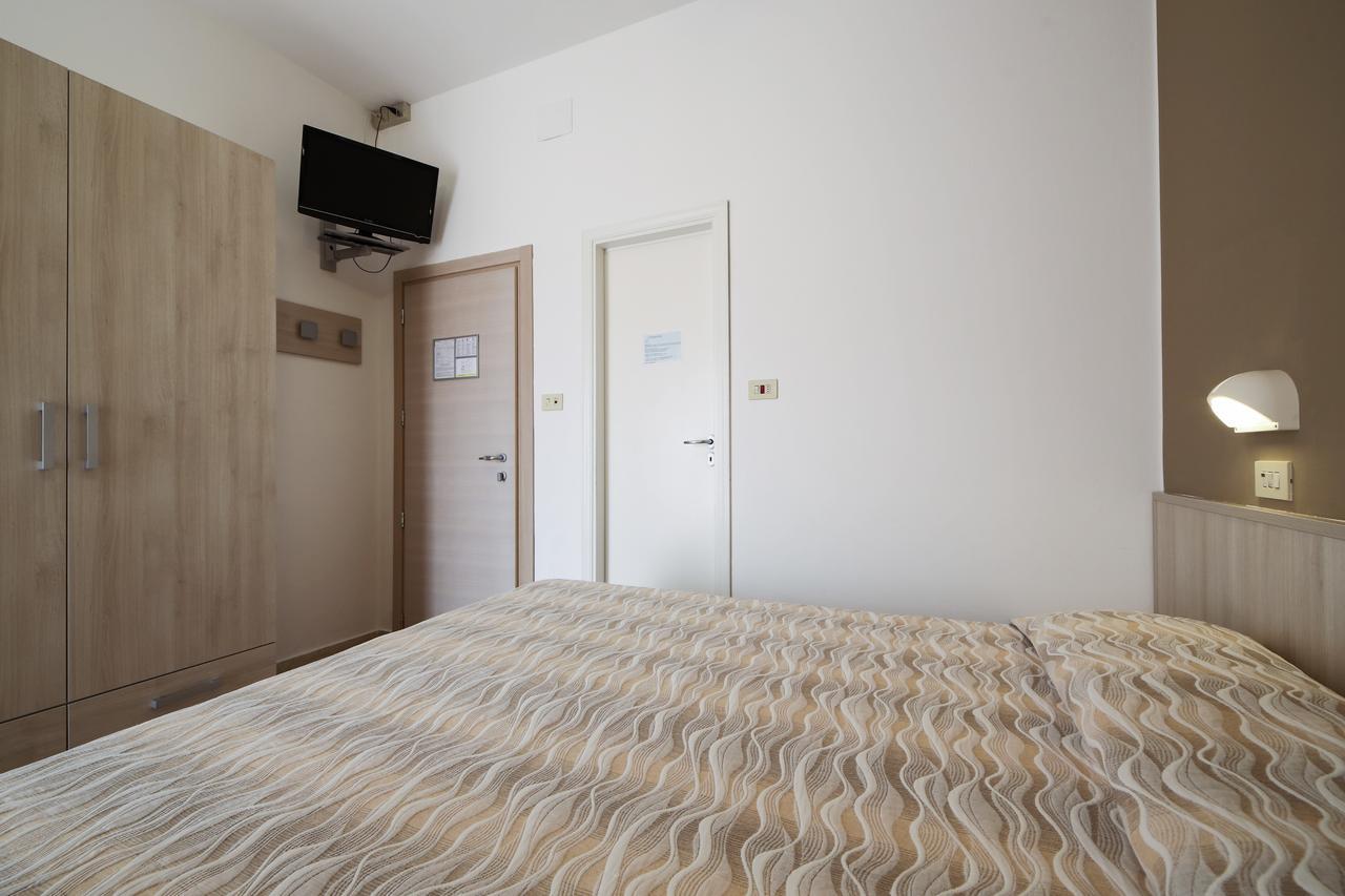 Hotel Susanna Rimini Rum bild